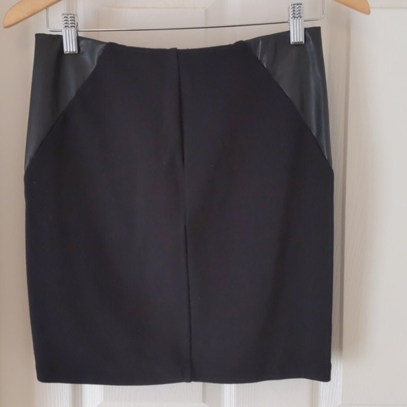 Dynamite skirt with pleather detailing - Picture 2 of 4